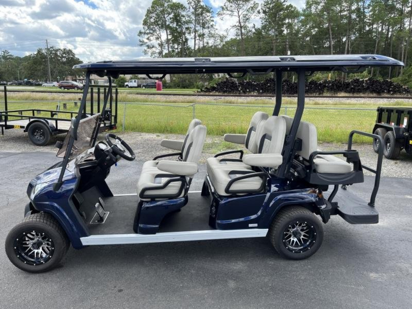 New STAR EV SIRIUS 4+2 LITHIUM BATTERY GOLF CART