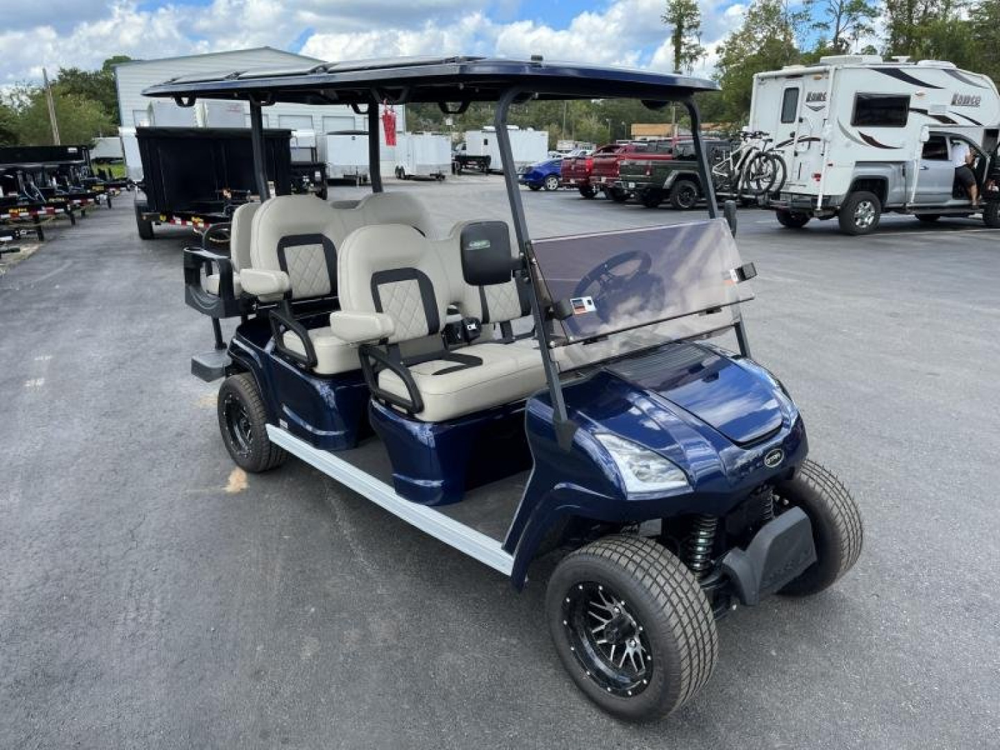 New STAR EV SIRIUS 4+2 LITHIUM BATTERY GOLF CART