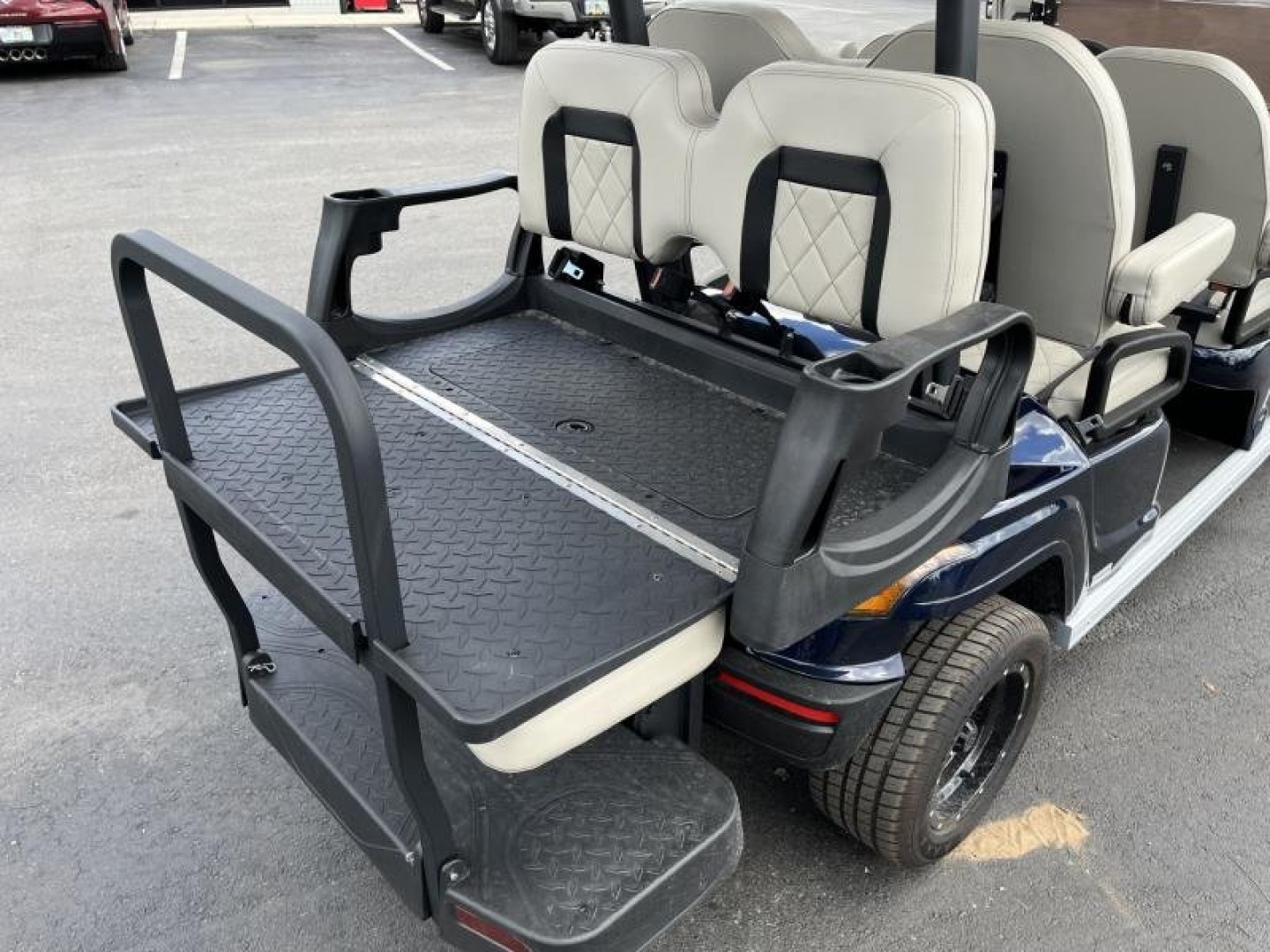 New STAR EV SIRIUS 4+2 LITHIUM BATTERY GOLF CART
