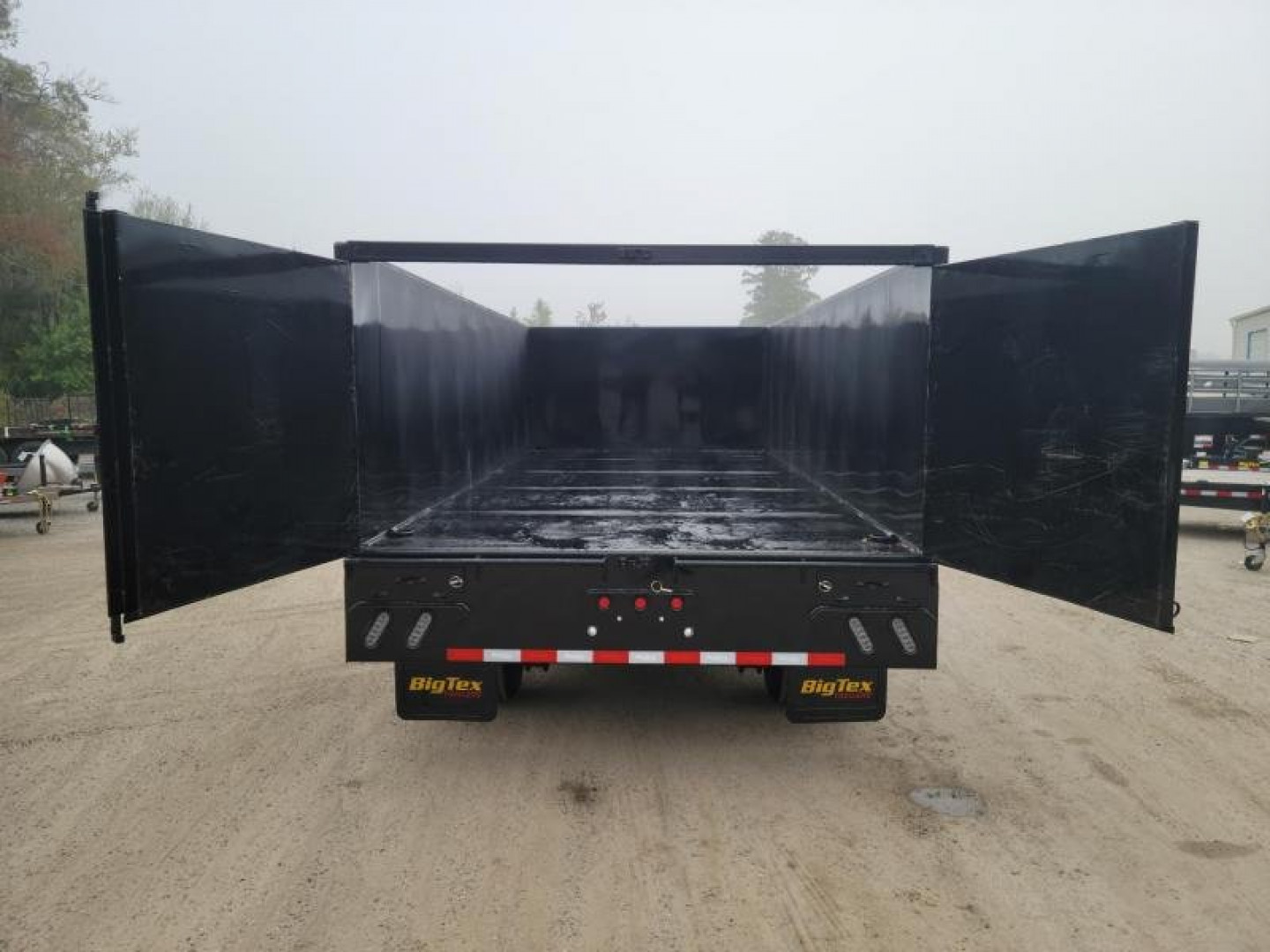 New 25DU-20BK8SIR BIG TEX 8' X 20' DUAL TANDEM GOOSENECK DUMP TRAILER W/ 4' SIDES