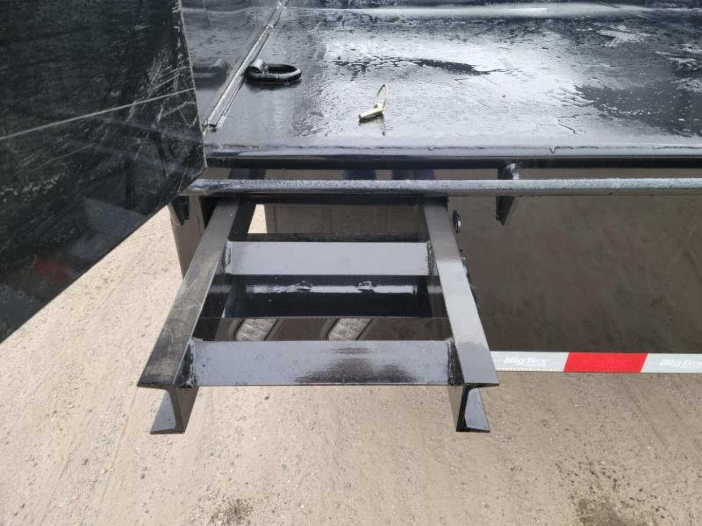 New 25DU-20BK8SIR BIG TEX 8' X 20' DUAL TANDEM GOOSENECK DUMP TRAILER W/ 4' SIDES