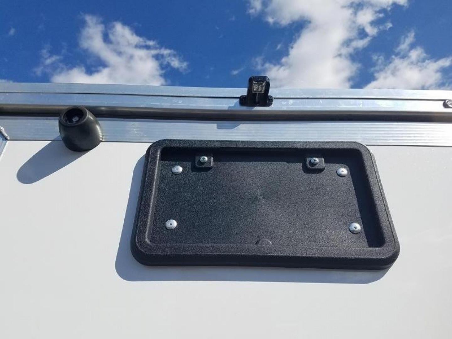 New EZEC7X16- IF E-Z HAULER 7' X 16' ALL ALUMINUM FRAME ENCLOSED CARGO TRAILER W/ REAR RAMP DOOR & SIDE DOOR