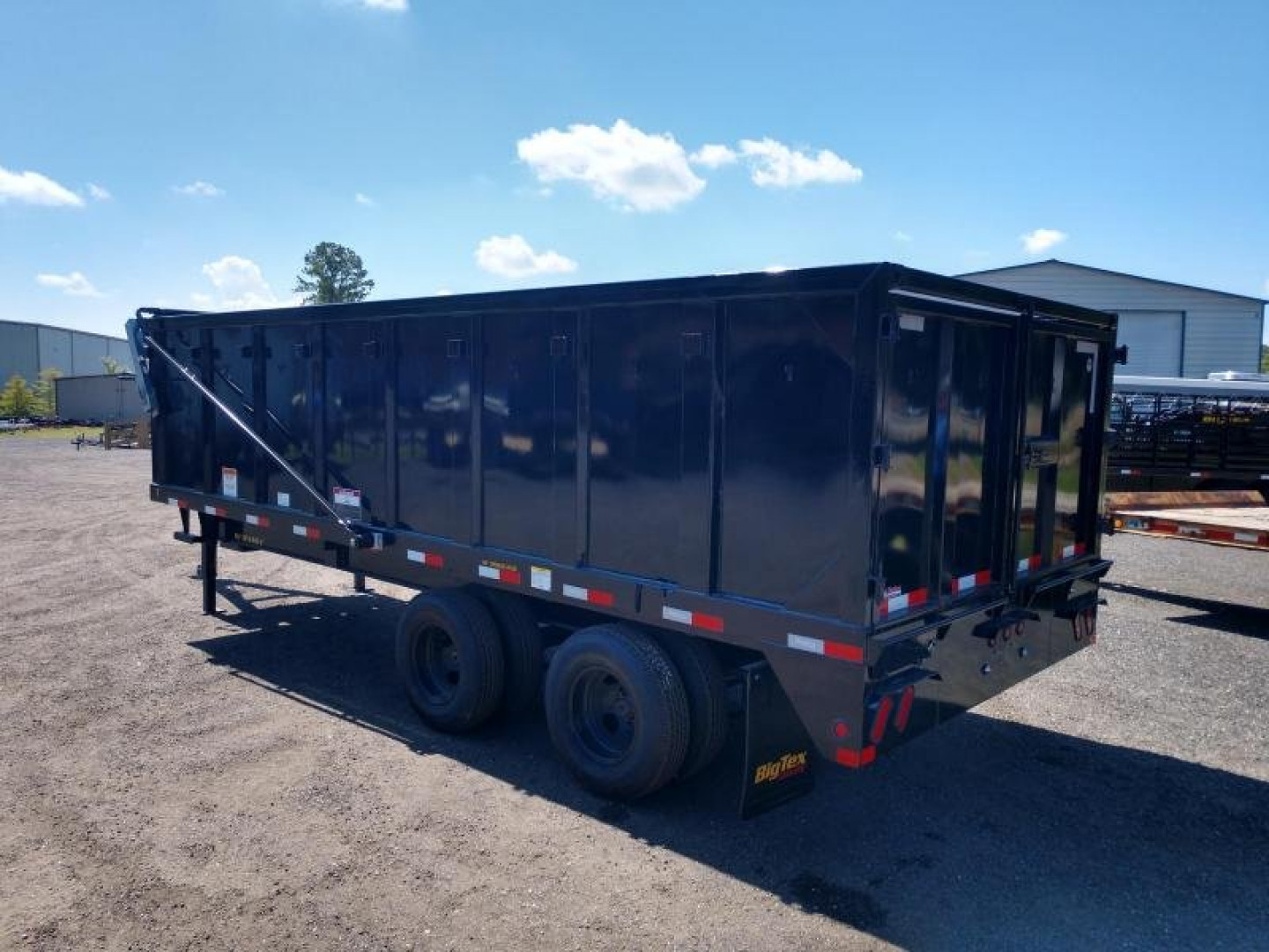New 25DU-20BK8SIR BIG TEX 8' X 20' DUAL TANDEM GOOSENECK DUMP TRAILER W/ ROLLER ARM TARP ASSEMBLY
