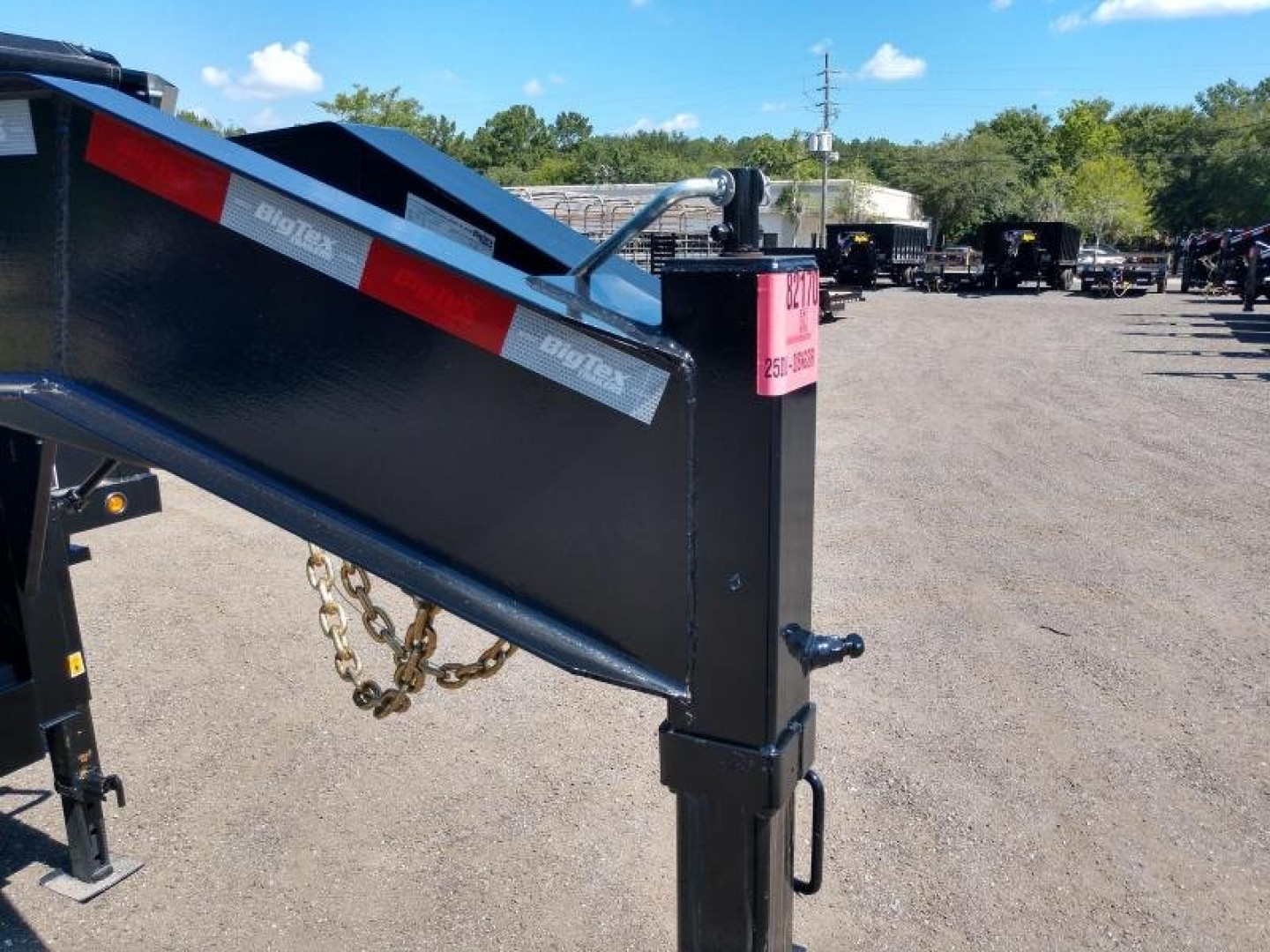 New 25DU-20BK8SIR BIG TEX 8' X 20' DUAL TANDEM GOOSENECK DUMP TRAILER W/ ROLLER ARM TARP ASSEMBLY
