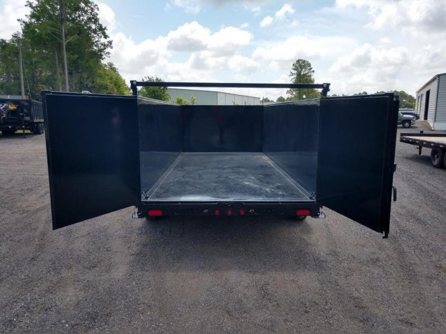 New 14LP-16BK6-P4 BIG TEX 7' X 16' DUMP TRAILER W/ TARP & 4' SIDES