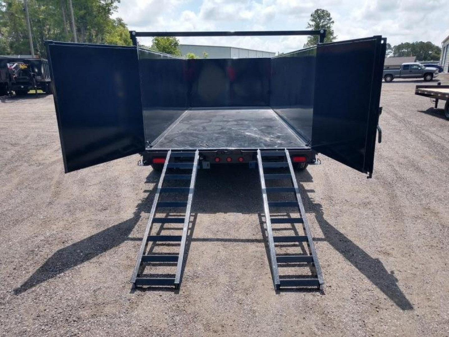 New 14LP-16BK6-P4 BIG TEX 7' X 16' DUMP TRAILER W/ TARP & 4' SIDES