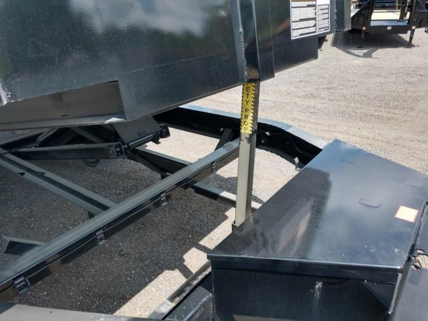 New 14LP-16BK6-P4 BIG TEX 7' X 16' DUMP TRAILER W/ TARP & 4' SIDES