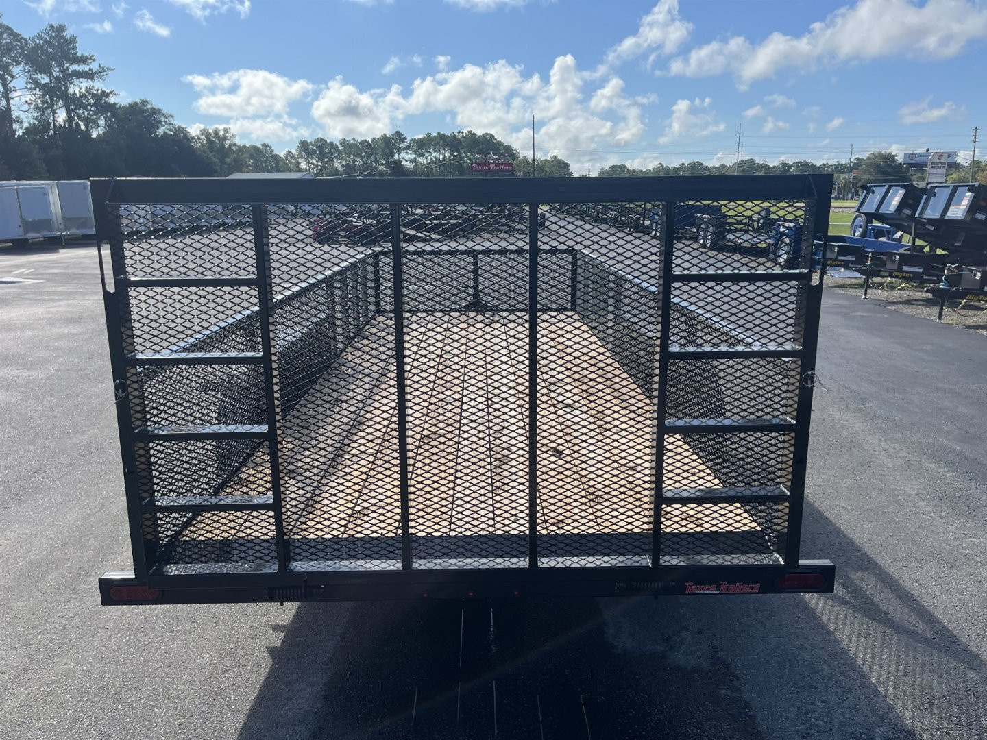 New LM61810 TEXAS TRAILERS 6'10" X 18' LAWN MAINTENANCE TRAILER