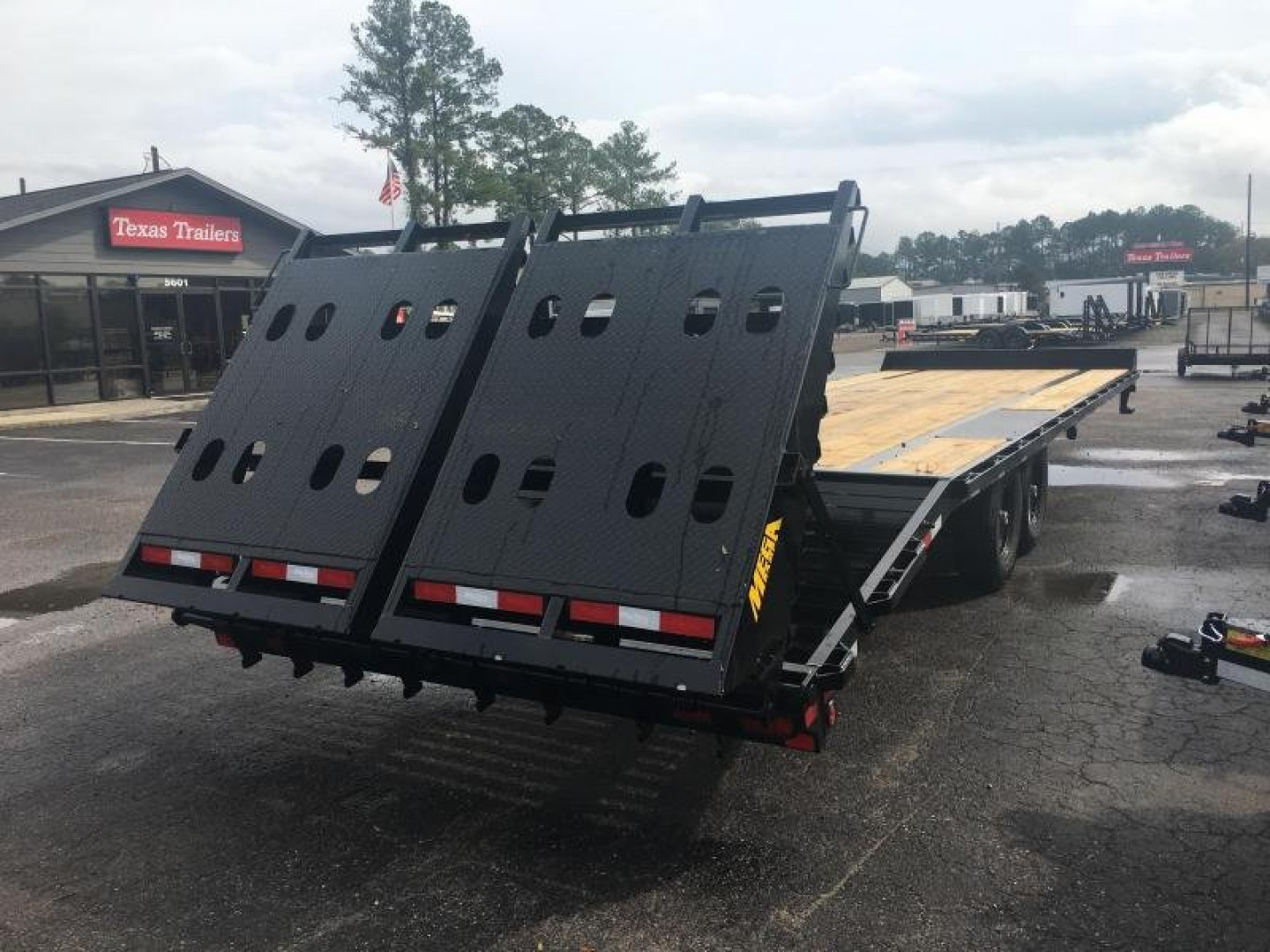 New 14PH-25BK+5MR BIG TEX 8.5' X 30' FLATBED TRAILER W/ MEGA RAMPS