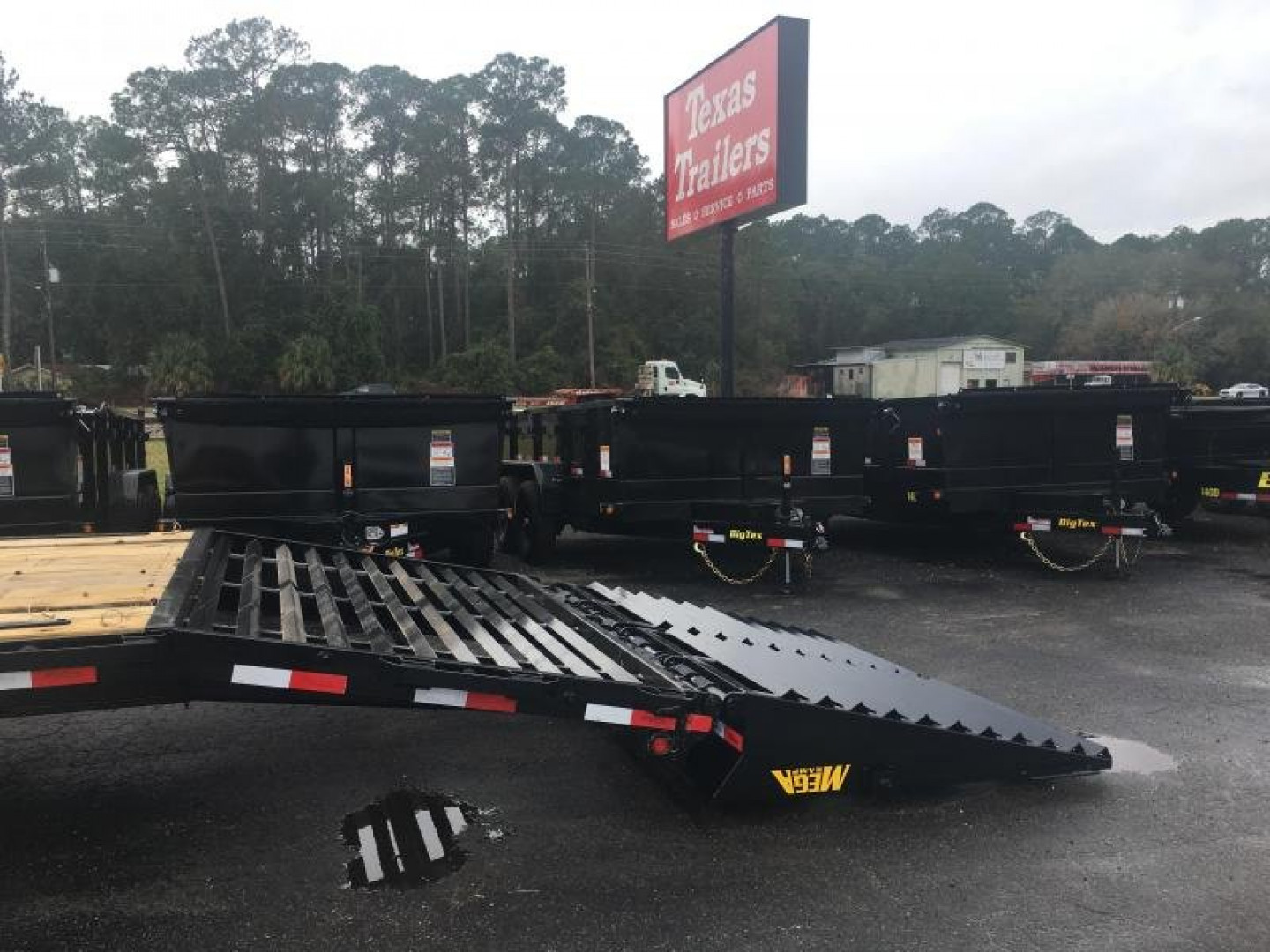 New 14PH-25BK+5MR BIG TEX 8.5' X 30' FLATBED TRAILER W/ MEGA RAMPS