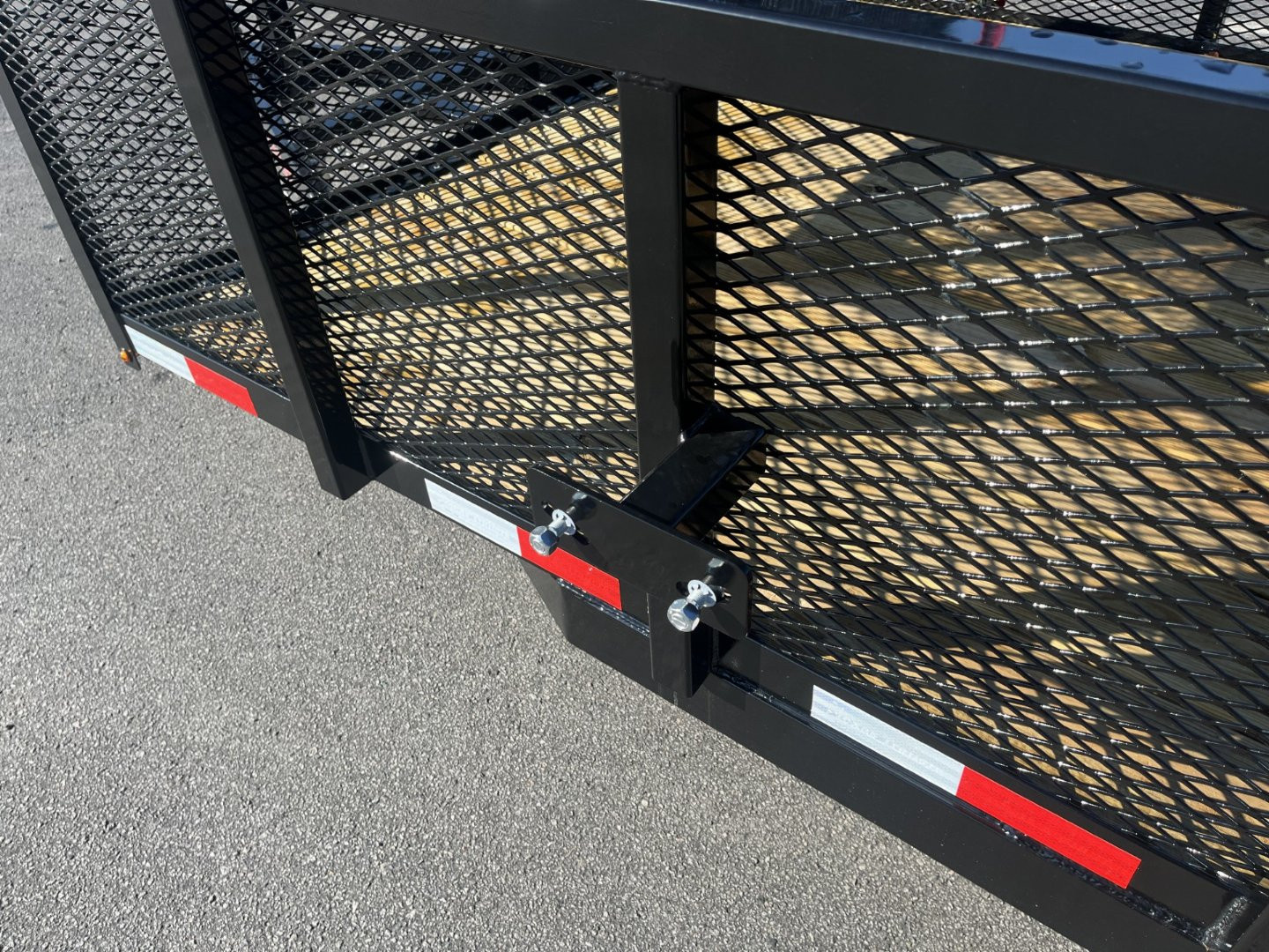 New LM61810U TEXAS TRAILERS 6'10" X 18' LAWN MAINTENANCE TRAILER W/ CUSTOM OPTIONS