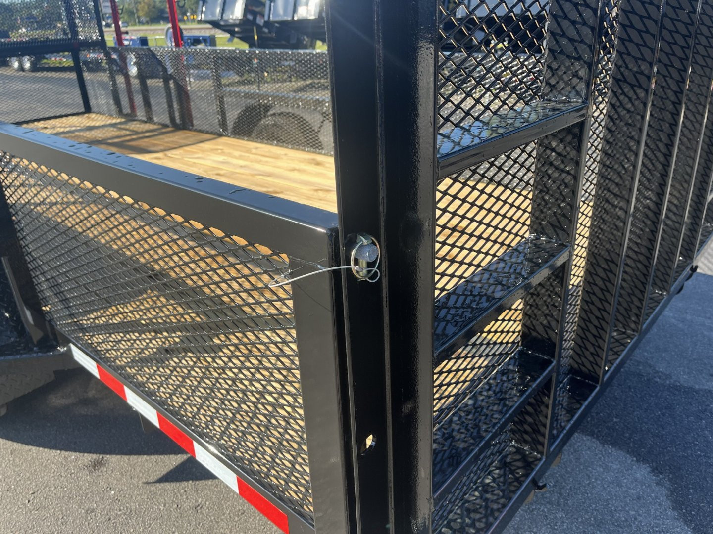 New LM61810U TEXAS TRAILERS 6'10" X 18' LAWN MAINTENANCE TRAILER W/ CUSTOM OPTIONS