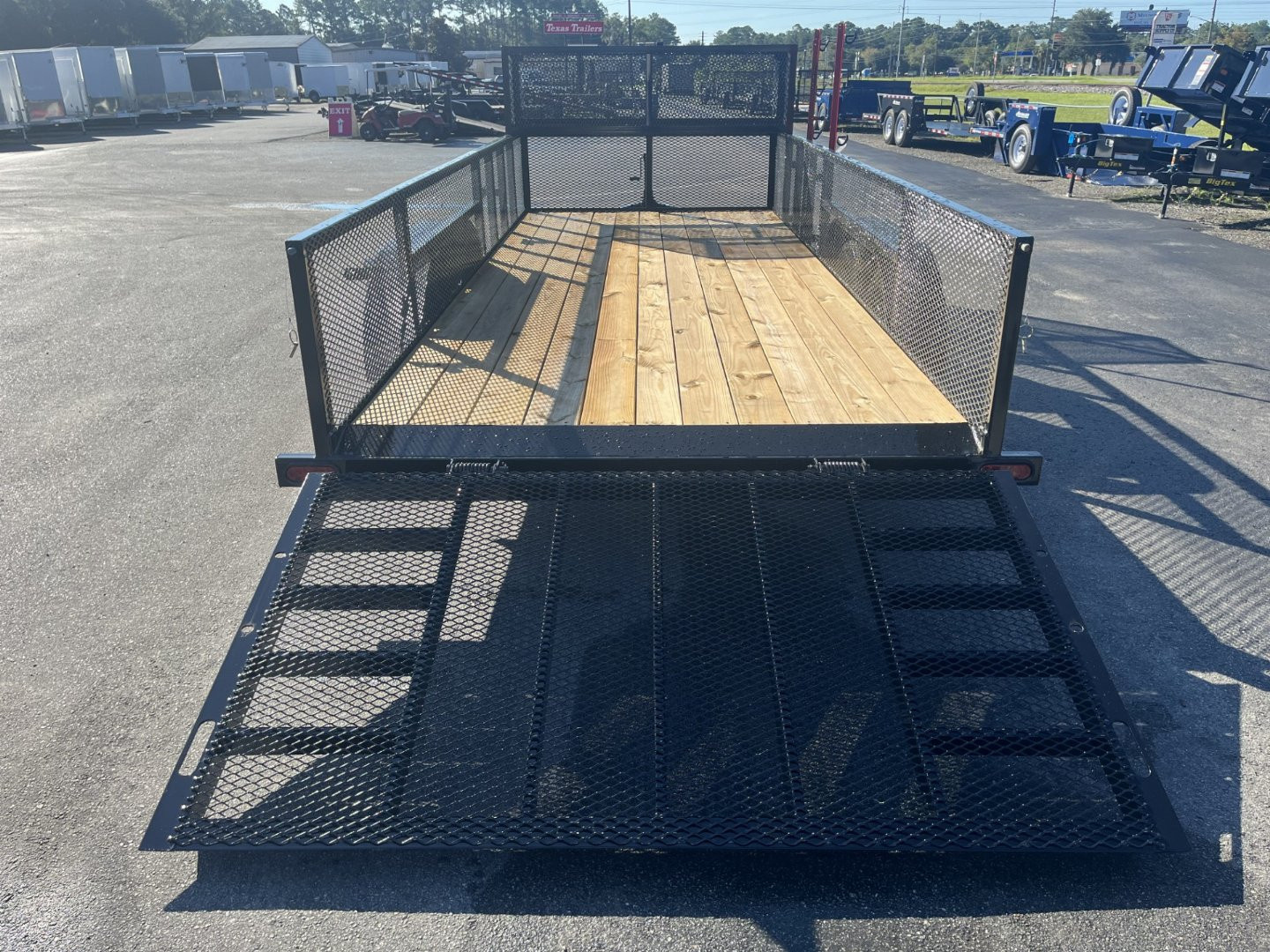 New LM61810U TEXAS TRAILERS 6'10" X 18' LAWN MAINTENANCE TRAILER W/ CUSTOM OPTIONS