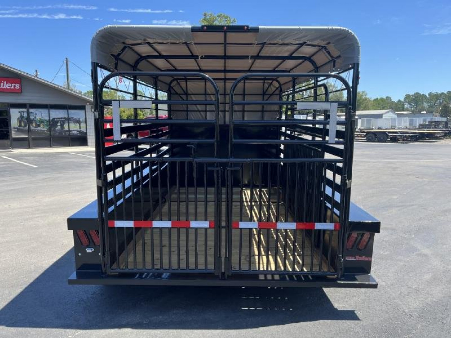 New ST1270G TEXAS TRAILERS 12' GOOSENECK STOCK TRAILER
