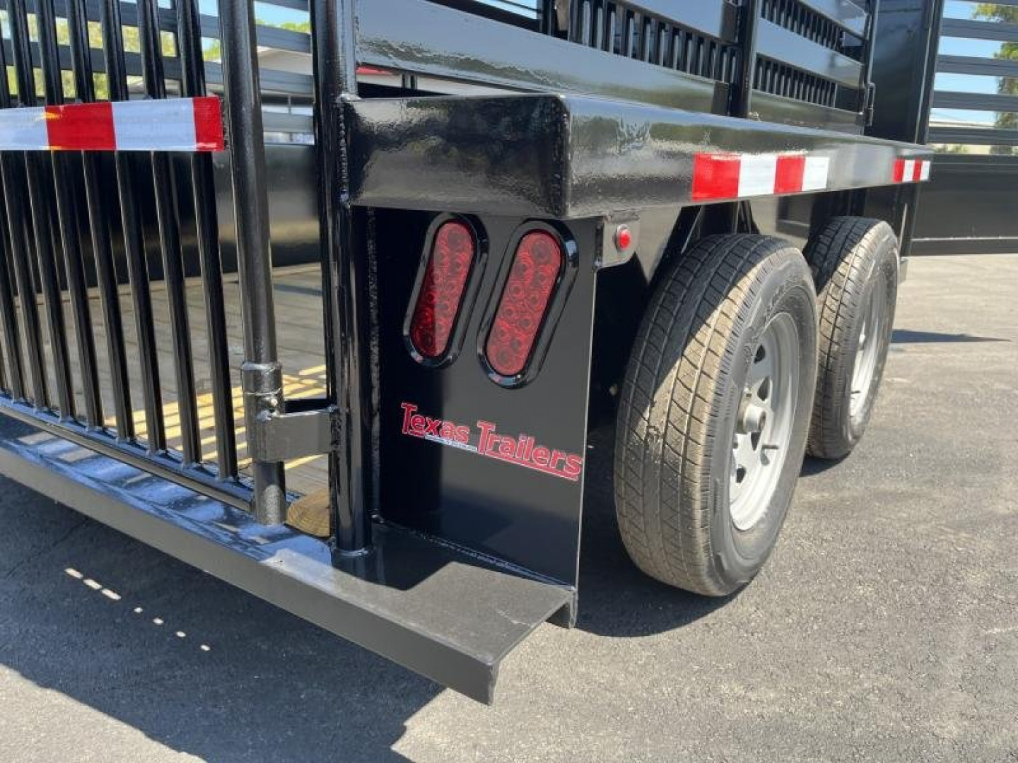 New ST1270G TEXAS TRAILERS 12' GOOSENECK STOCK TRAILER