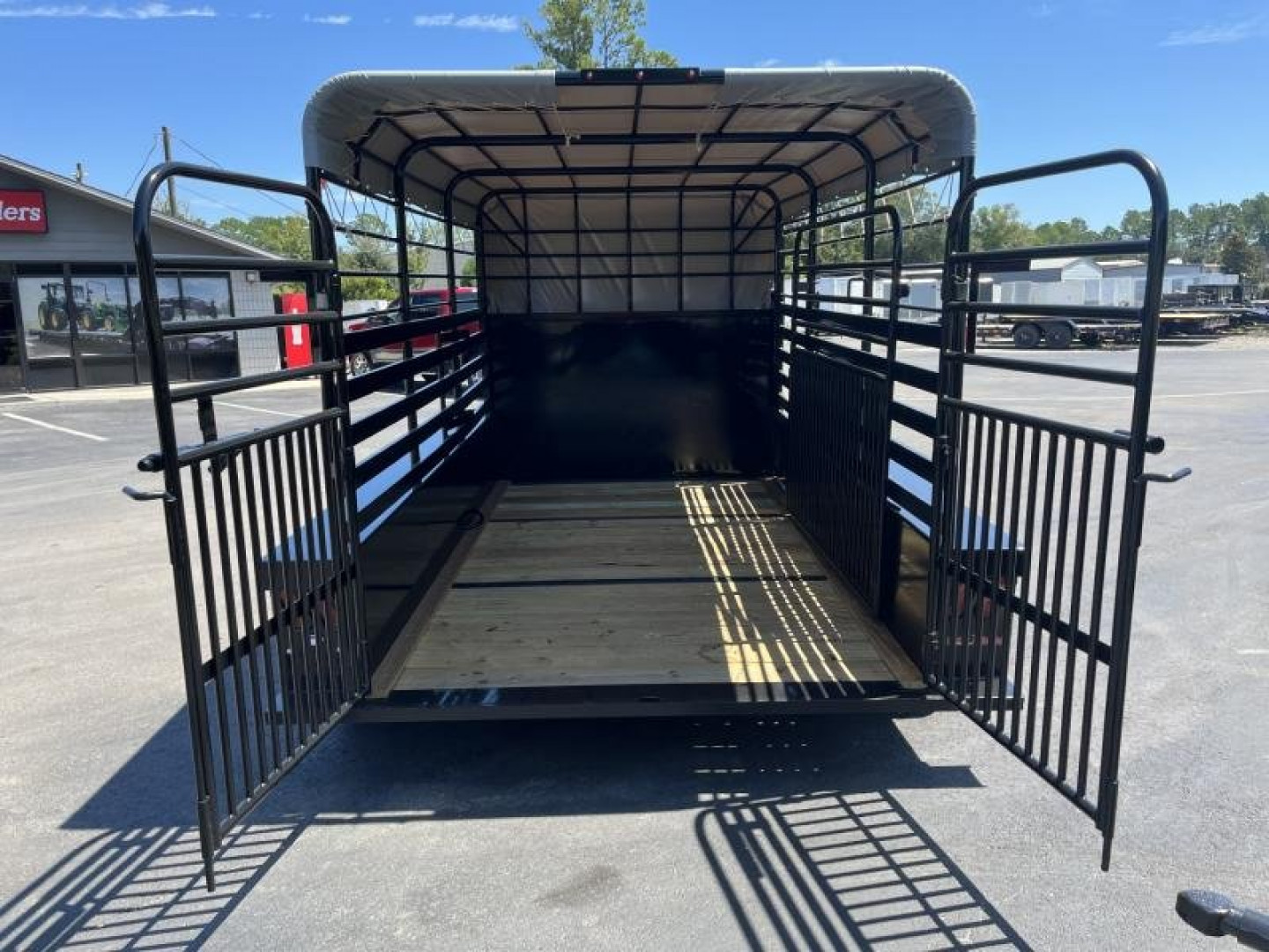 New ST1270G TEXAS TRAILERS 12' GOOSENECK STOCK TRAILER