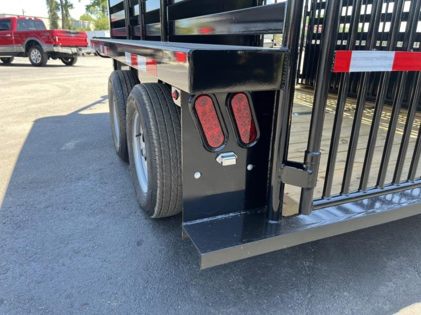 New ST1270G TEXAS TRAILERS 12' GOOSENECK STOCK TRAILER