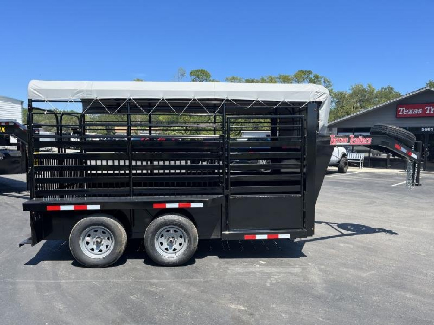 New ST1270G TEXAS TRAILERS 12' GOOSENECK STOCK TRAILER