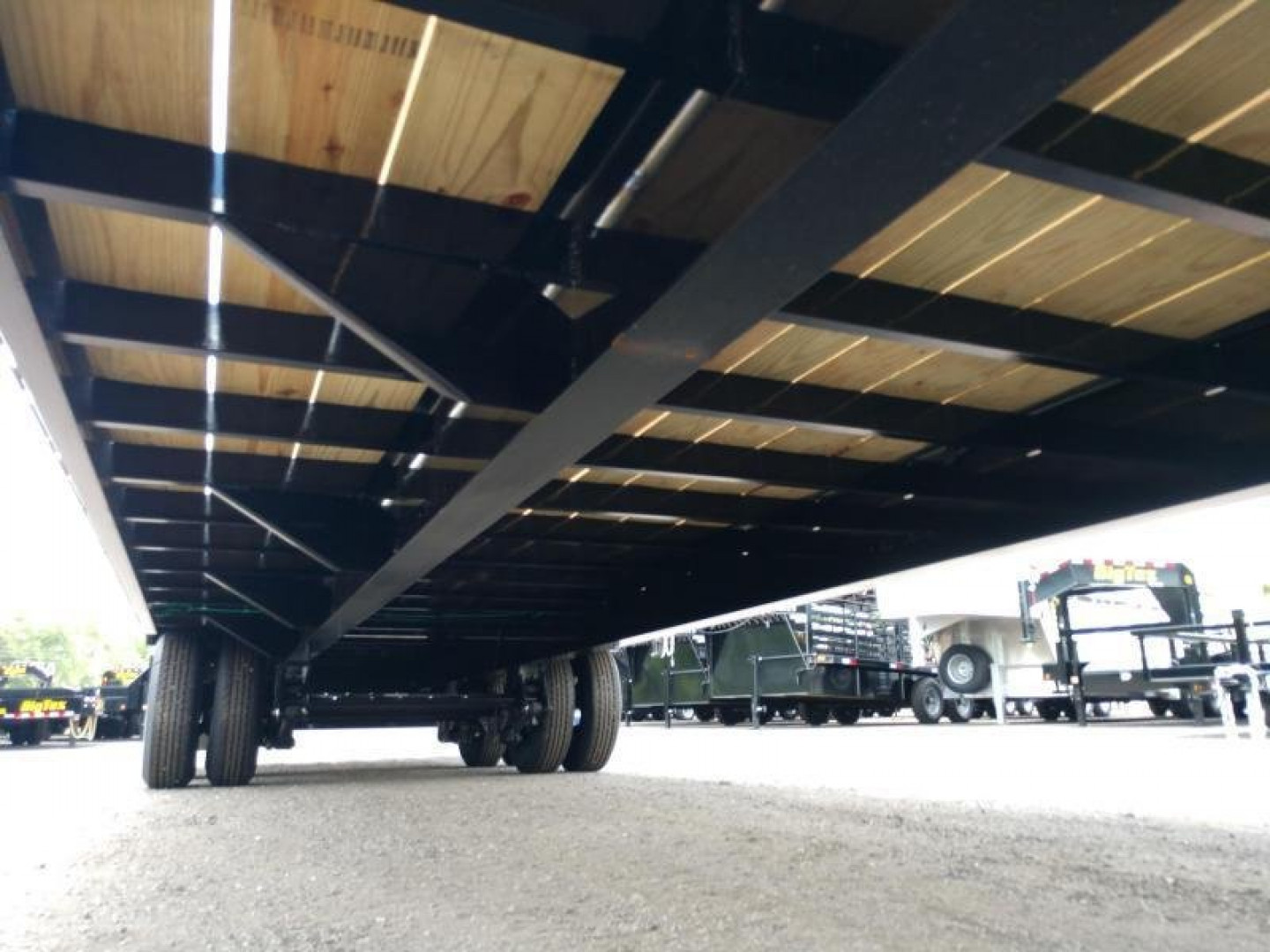 New 22GN-25D5A-MRBK BIG TEX 8.5' X 25' GOOSENECK DUAL TANDEM FLAT BED W/ MEGA RAMPS & FREE SPARE TIRE