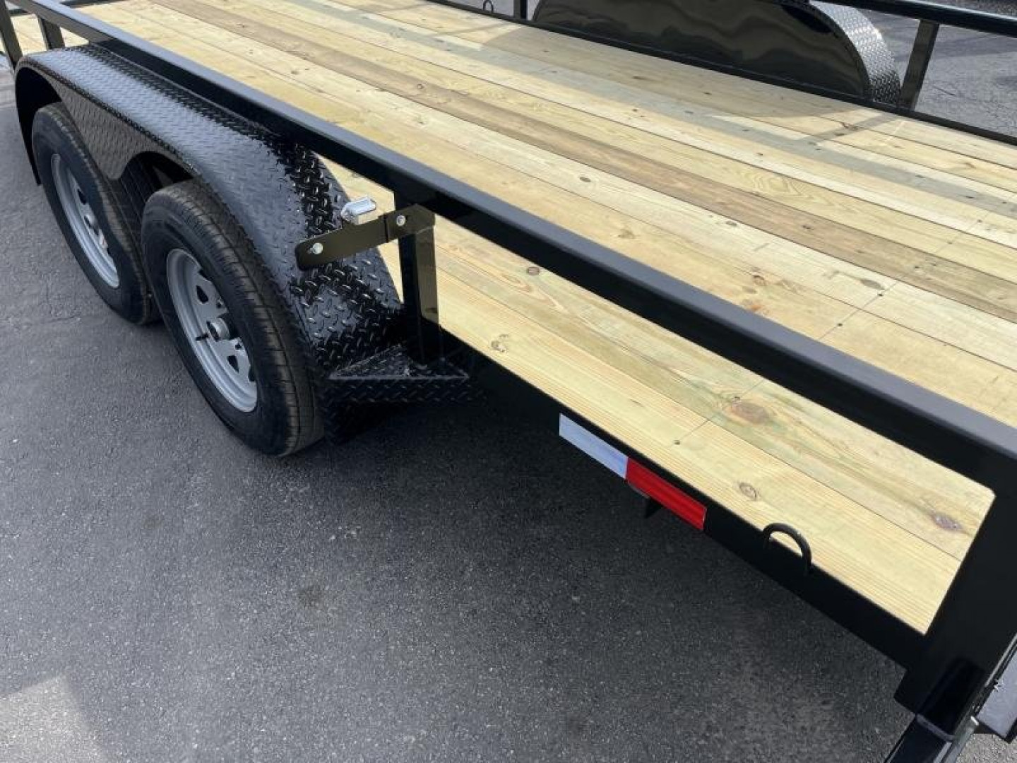 New UT61670-SUR TEXAS TRAILERS 6'10" X 16' UTILITY TRAILER W/ 5' SLIDE UNDER RAMPS