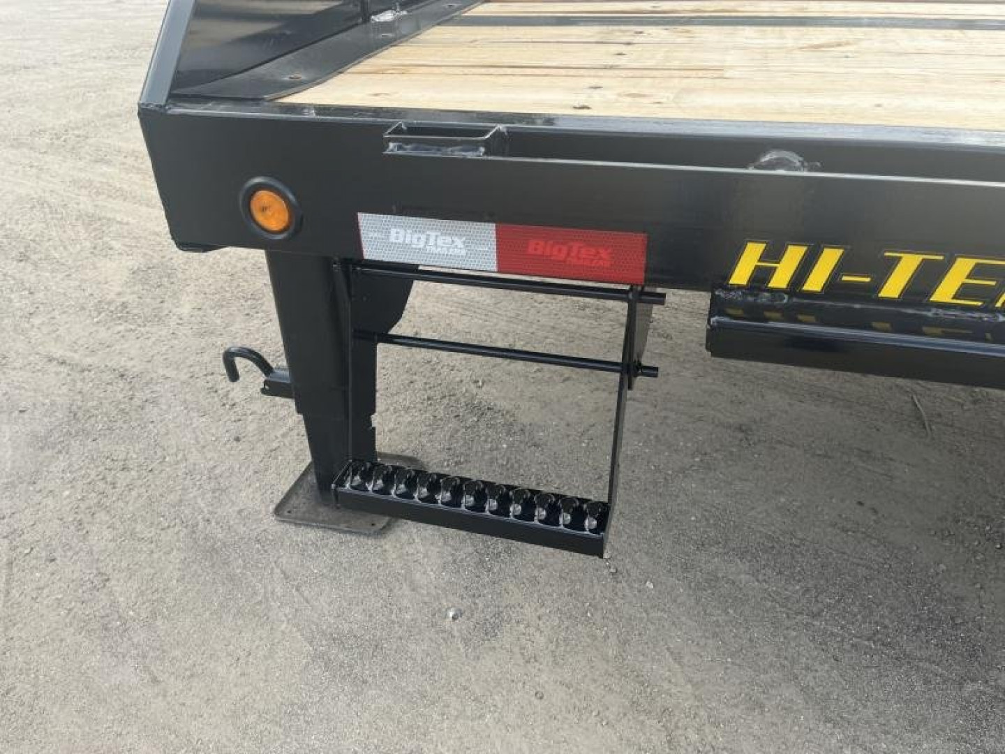 New 22GN-35D5A-MRBK BIG TEX 8.5' X 35' GOOSENECK DUAL TANDEM FLAT BED W/ MEGA RAMPS & FREE SPARE TIRE