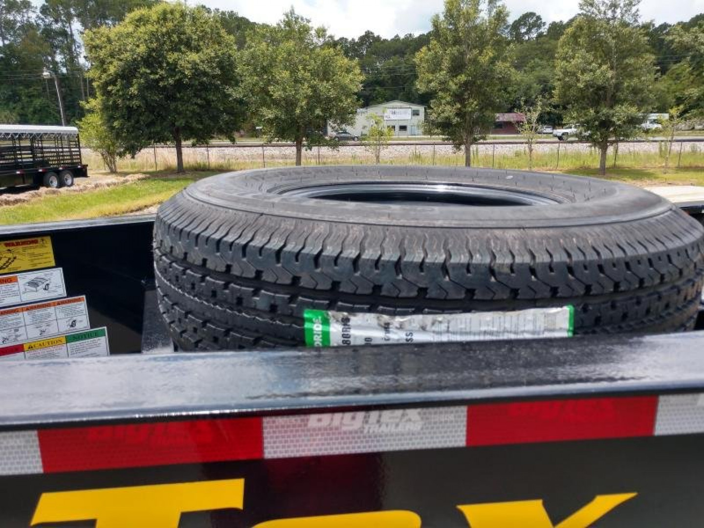 New 22GN-30D5A-MRBK BIG TEX 8.5' X 30' GOOSENECK DUAL TANDEM FLAT BED W/ MEGA RAMPS ; FREE SPARE TIRE