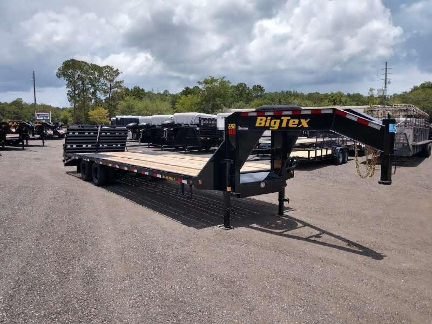 New 22GN-30D5A-MRBK BIG TEX 8.5' X 30' GOOSENECK DUAL TANDEM FLAT BED W/ MEGA RAMPS ; FREE SPARE TIRE