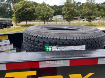 New 22GN-30D5A-MRBK BIG TEX 8.5' X 30' GOOSENECK DUAL TANDEM FLAT BED W/ MEGA RAMPS ; FREE SPARE TIRE