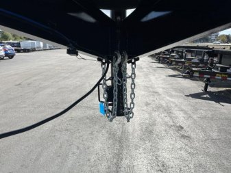 New ST3221G TEXAS TRAILERS 32' GOOSENECK STOCK TRAILER W/ TRIPLE AXLES