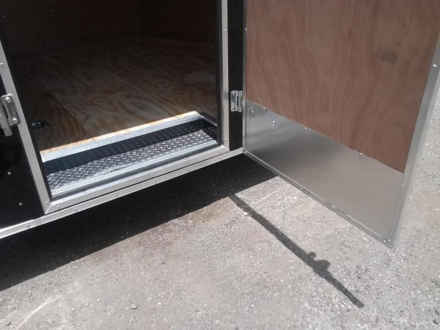 New GANS8524TA3 CARGO MATE 8.5' X 24' ENCLOSED CARGO TRAILER W/ REAR RAMP DOOR & SIDE DOOR