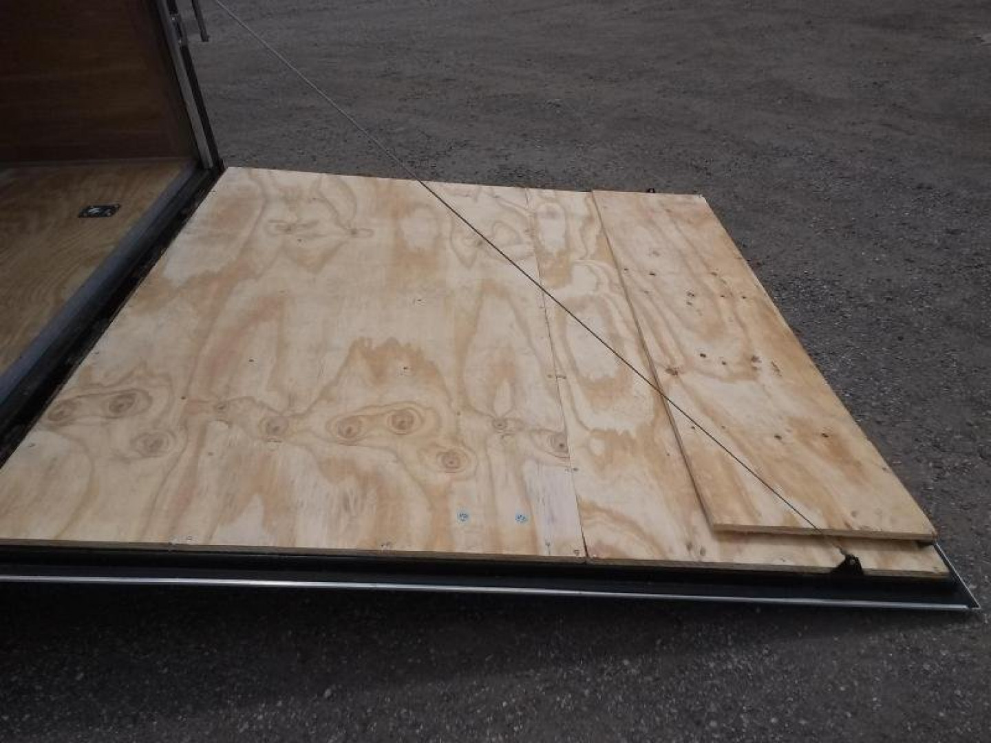 New GANS8524TA3 CARGO MATE 8.5' X 24' ENCLOSED CARGO TRAILER W/ REAR RAMP DOOR & SIDE DOOR