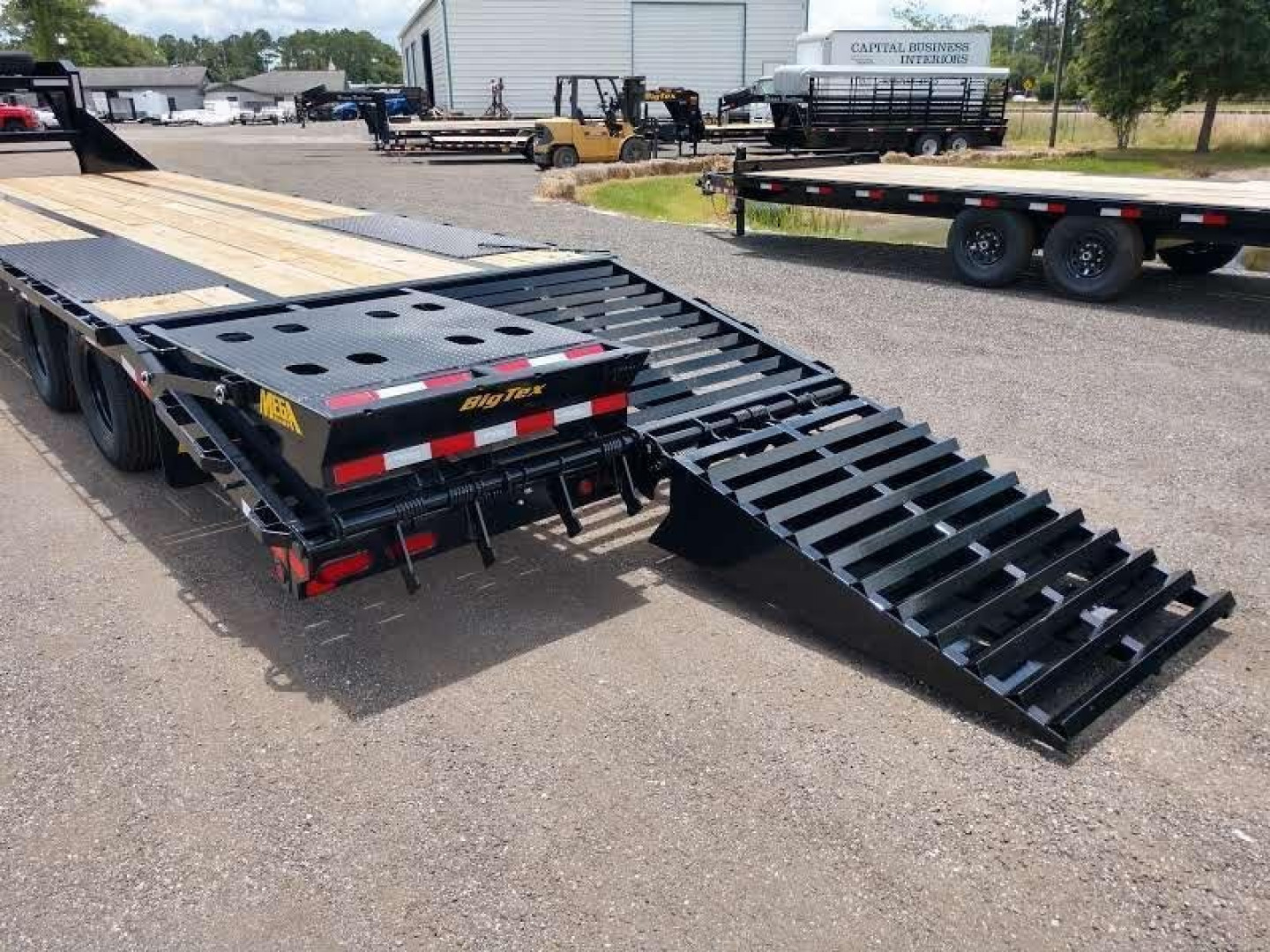 New 22GN-40D5A-MRBK BIG TEX 8.5' X 40' GOOSENECK DUAL TANDEM FLAT BED W/ MEGA RAMPS & FREE SPARE TIRE
