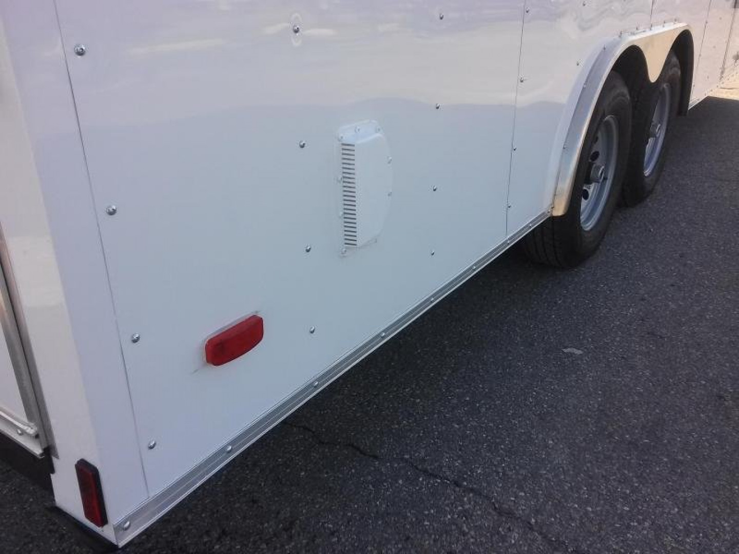 New GANS8520TA2 CARGO MATE 8.5' X 20' ENCLOSED CARGO TRAILER W/ REAR RAMP DOOR & SIDE DOOR