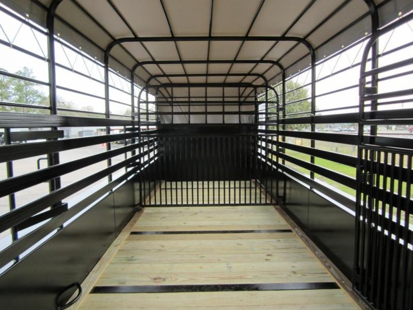 New ST2414G TEXAS TRAILERS 24' GOOSENECK STOCK TRAILER
