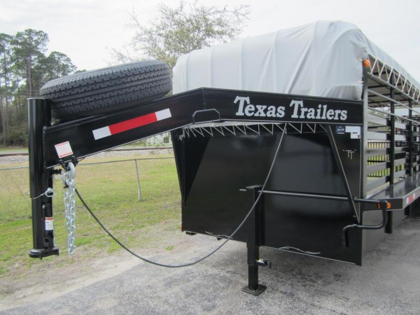 New ST2414G TEXAS TRAILERS 24' GOOSENECK STOCK TRAILER