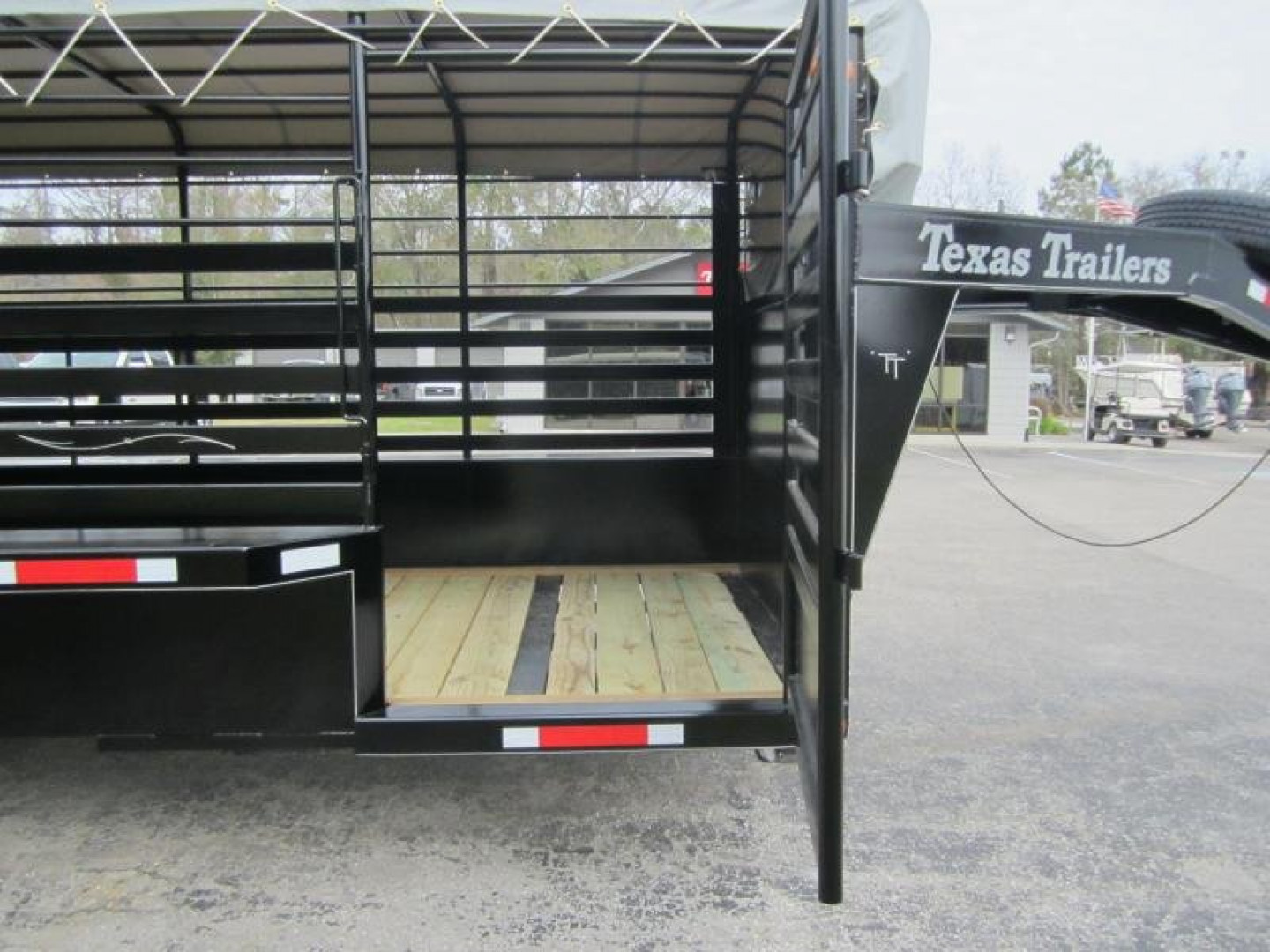 New ST2414G TEXAS TRAILERS 24' GOOSENECK STOCK TRAILER