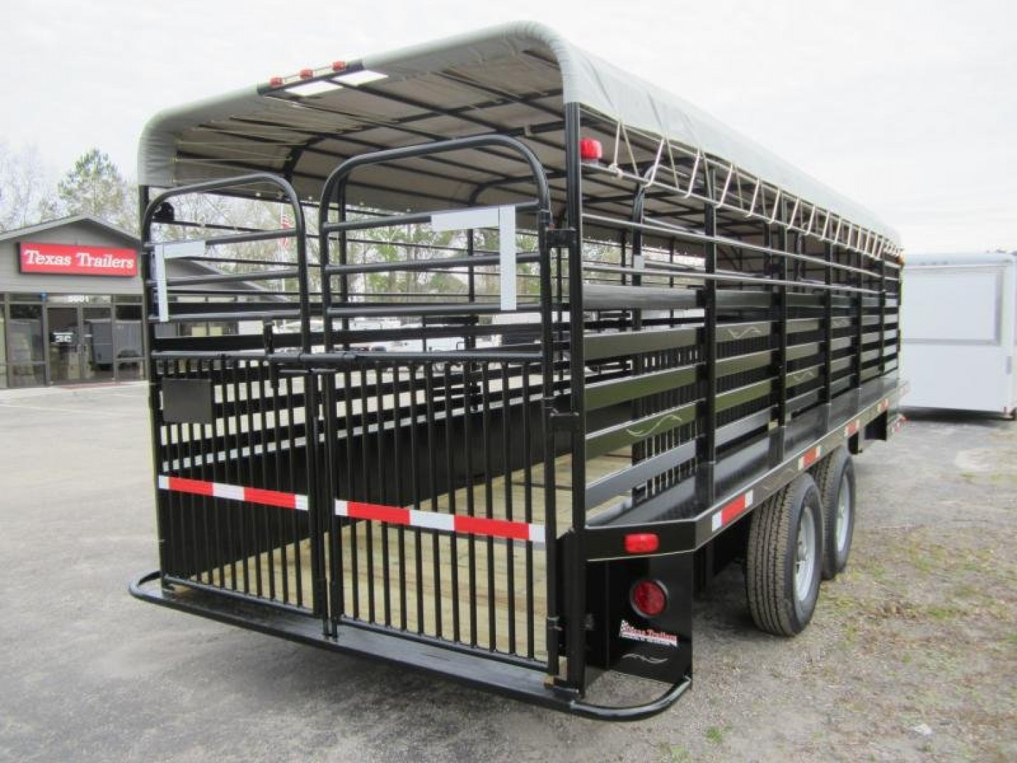 New ST2414G TEXAS TRAILERS 24' GOOSENECK STOCK TRAILER