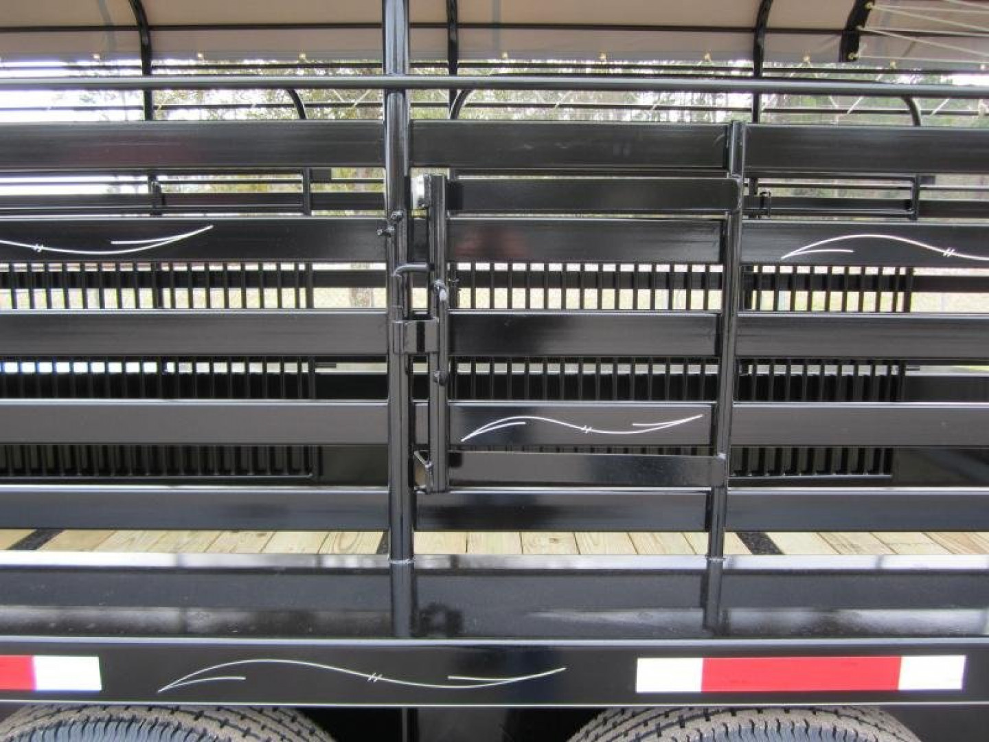 New ST2414G TEXAS TRAILERS 24' GOOSENECK STOCK TRAILER