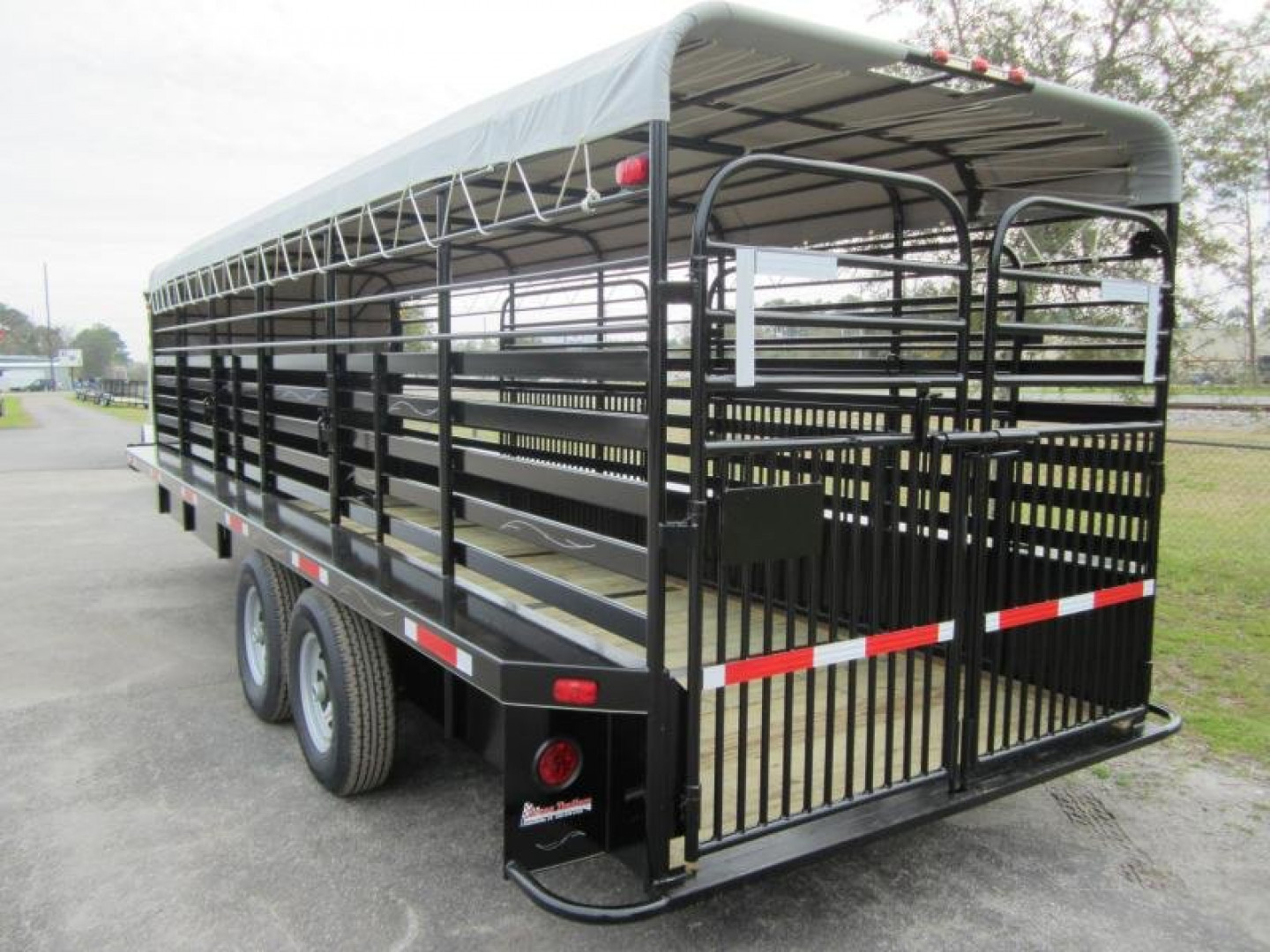 New ST2414G TEXAS TRAILERS 24' GOOSENECK STOCK TRAILER