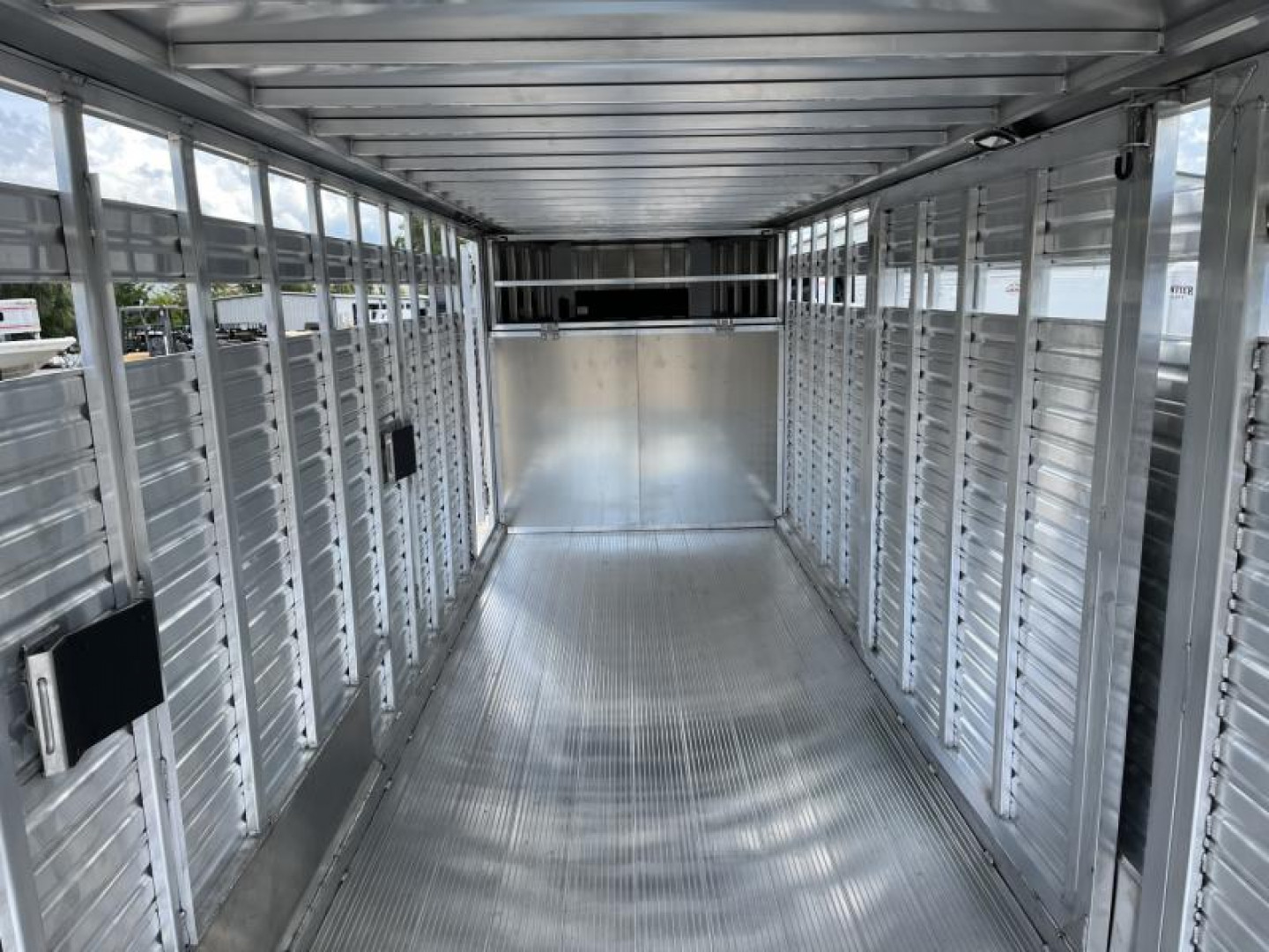 New LIVGN14K24 FRONTIER 7' X 24' ALUMINUM GOOSENECK LIVESTOCK TRAILER