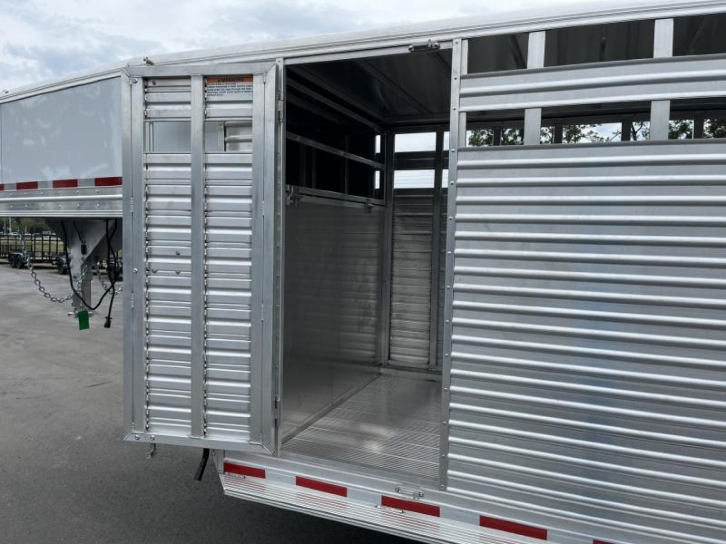 New LIVGN14K20 FRONTIER 7' X 20' ALUMINUM GOOSENECK STOCK TRAILER
