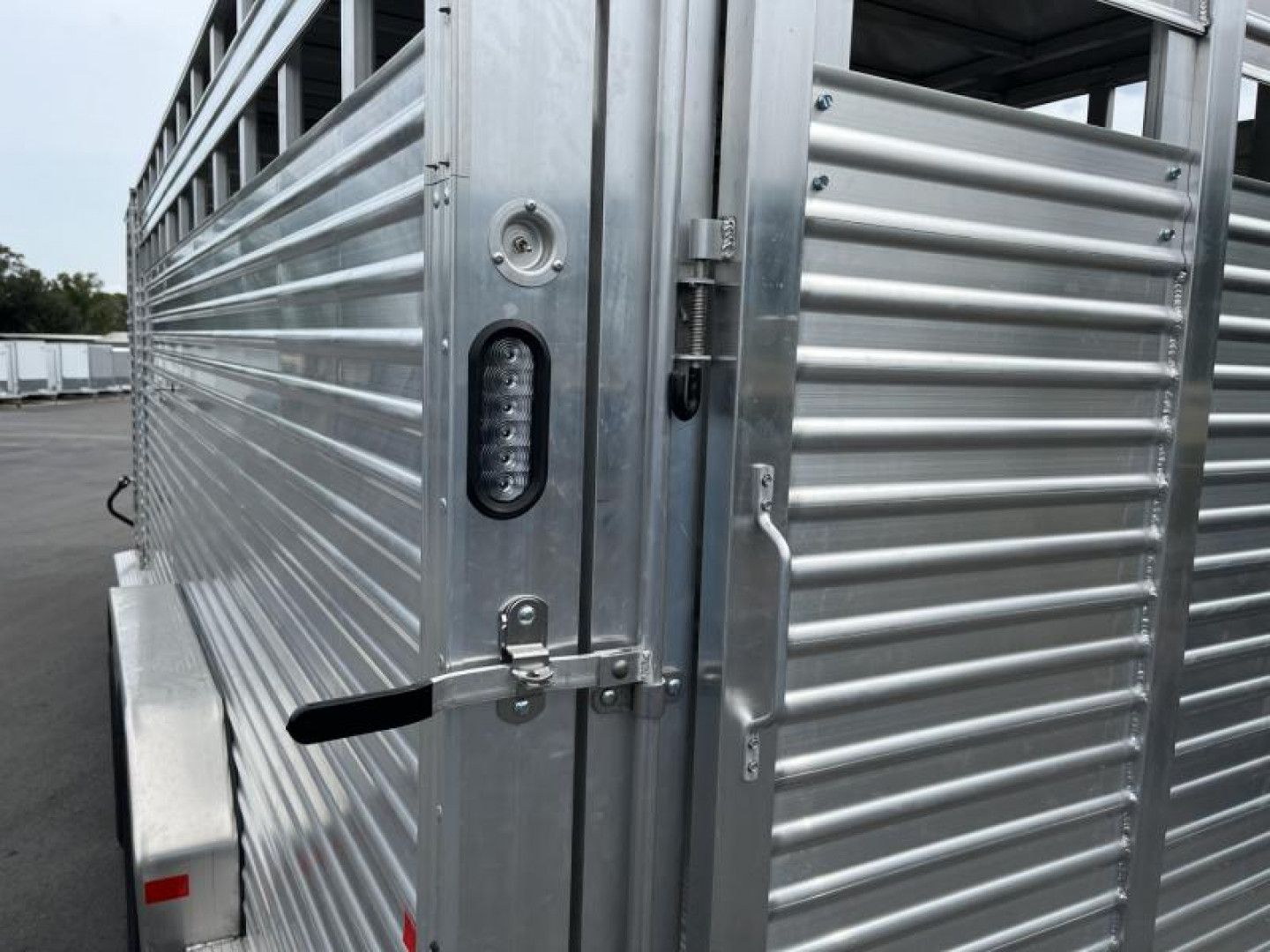 New LIVGN14K20 FRONTIER 7' X 20' ALUMINUM GOOSENECK STOCK TRAILER