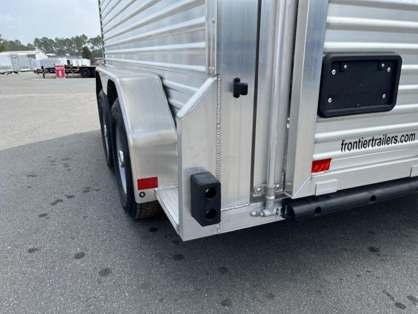 New LIV147 FRONTIER 7' X 14' ALUMINUM LIVESTOCK TRAILER