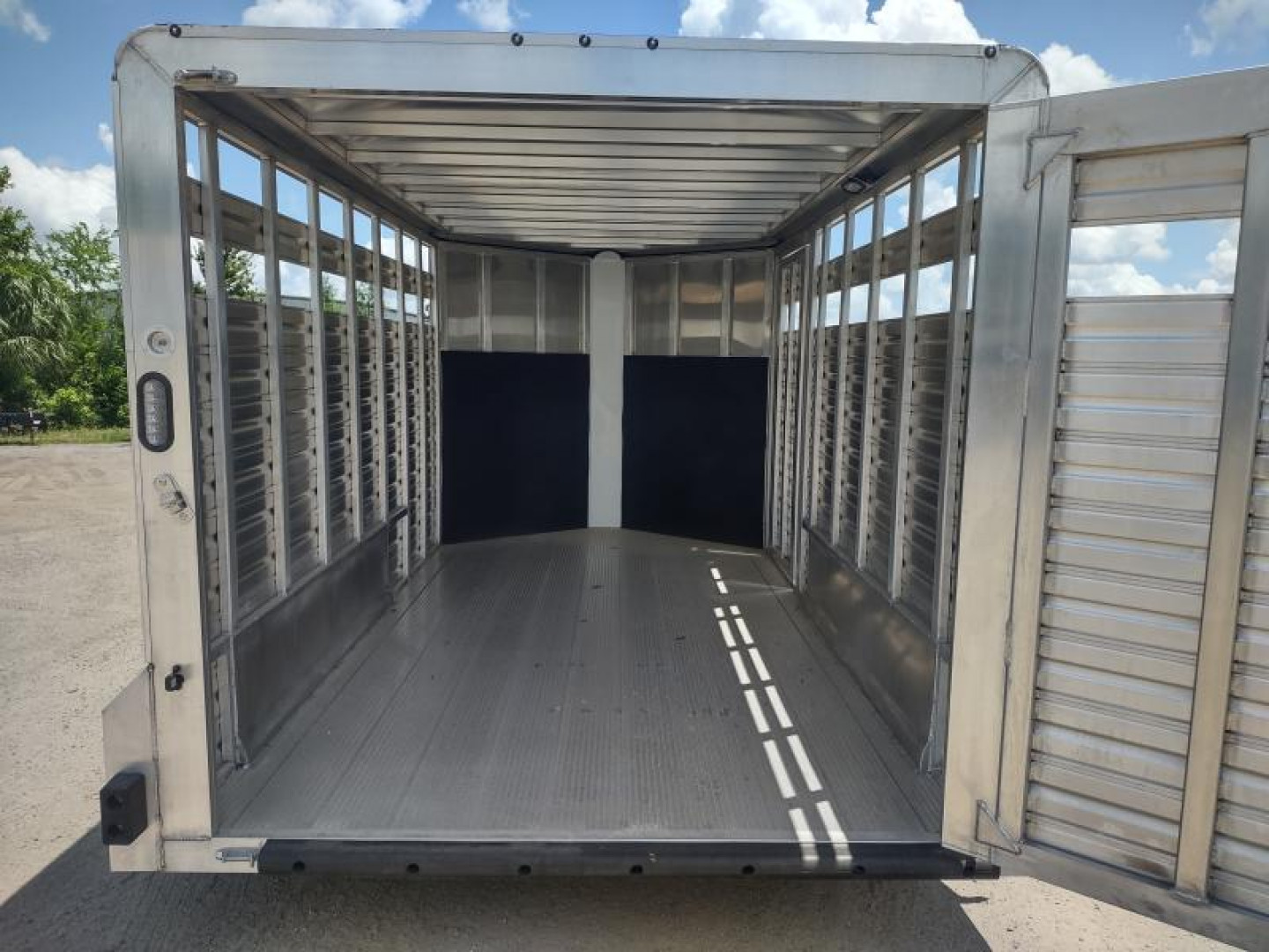 New LIV147 FRONTIER 7' X 14' ALUMINUM LIVESTOCK TRAILER