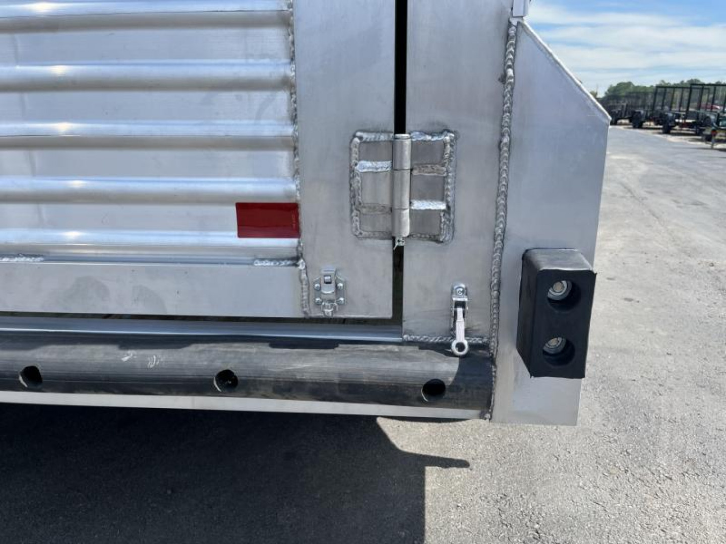 New LIV147LITE FRONTIER 7' X 14' ALUMINUM LIVESTOCK TRAILER