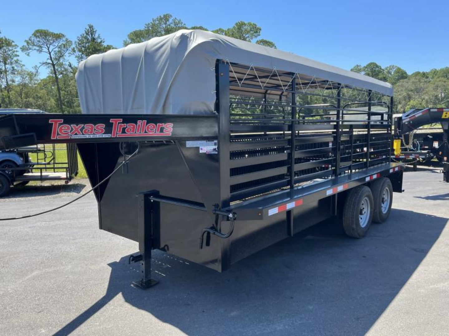 New ST1612G TEXAS TRAILERS 16' GOOSENECK STOCK TRAILER