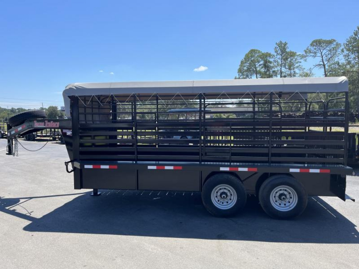 New ST1612G TEXAS TRAILERS 16' GOOSENECK STOCK TRAILER