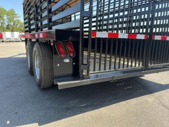 New ST1612G TEXAS TRAILERS 16' GOOSENECK STOCK TRAILER