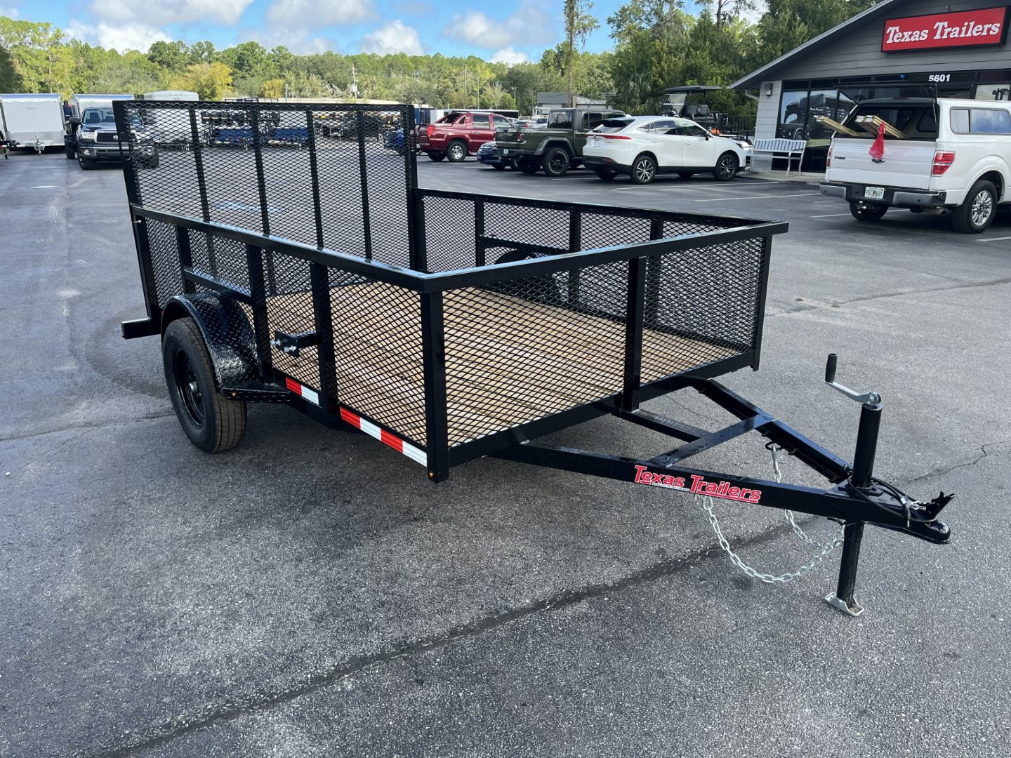 New LM61035 TEXAS TRAILERS 6'4" X 10' LAWN MAINTENANCE TRAILER