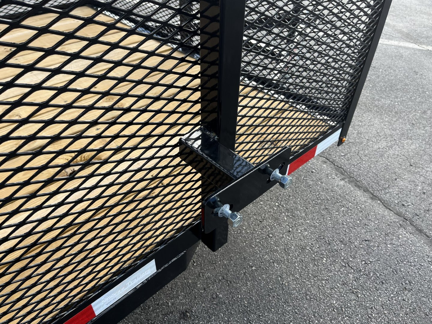 New LM61035 TEXAS TRAILERS 6'4" X 10' LAWN MAINTENANCE TRAILER